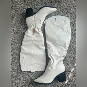 NWOT NEVER WORN - white knee high boots